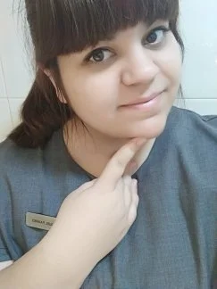 Raychel working as a hotel Receptionist